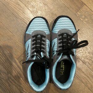 KURU Sneakers size 6